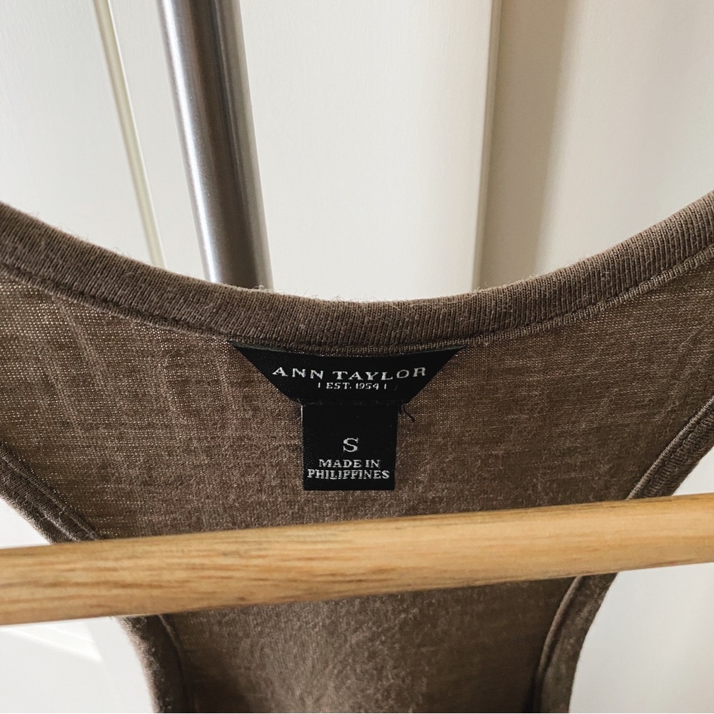 Ann Taylor racer back tank - Picture 3 of 3